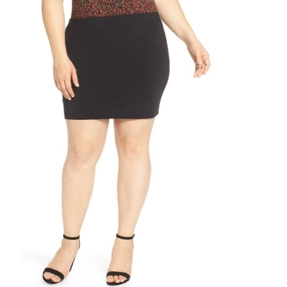 LEITH Mini Body-Con Skirt - Picture 1 of 6